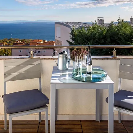 Sea Nest Apartment *